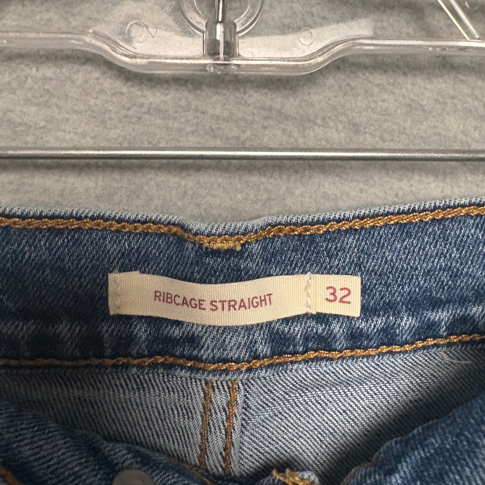 Levis Womens Jeans 32 Blue Ribcage Straight High Rise Cropped light Wash Stretch - Picture 6 of 9